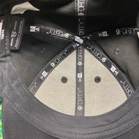 Las Vegas (Oakland) Raiders New Era Velcro adjustable Hat, size OS Youth. - Picture 6 of 6